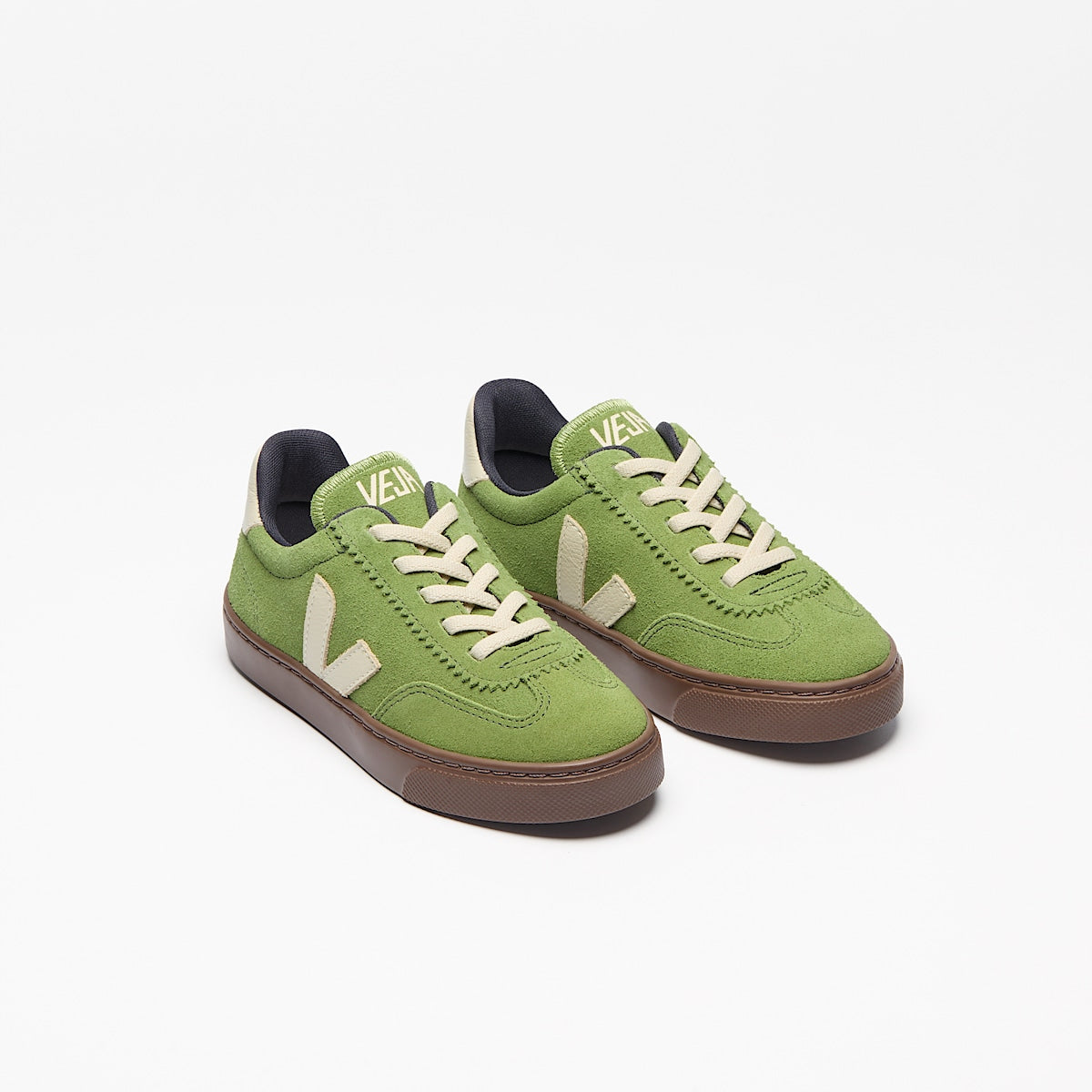 VEJA Volley Elastic Laces Suede Kiwi Pierre Bark - Image 2