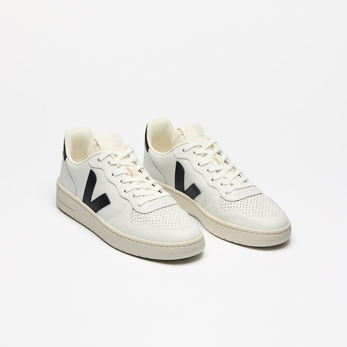 VEJA V-10 Leather White Black - Image 2