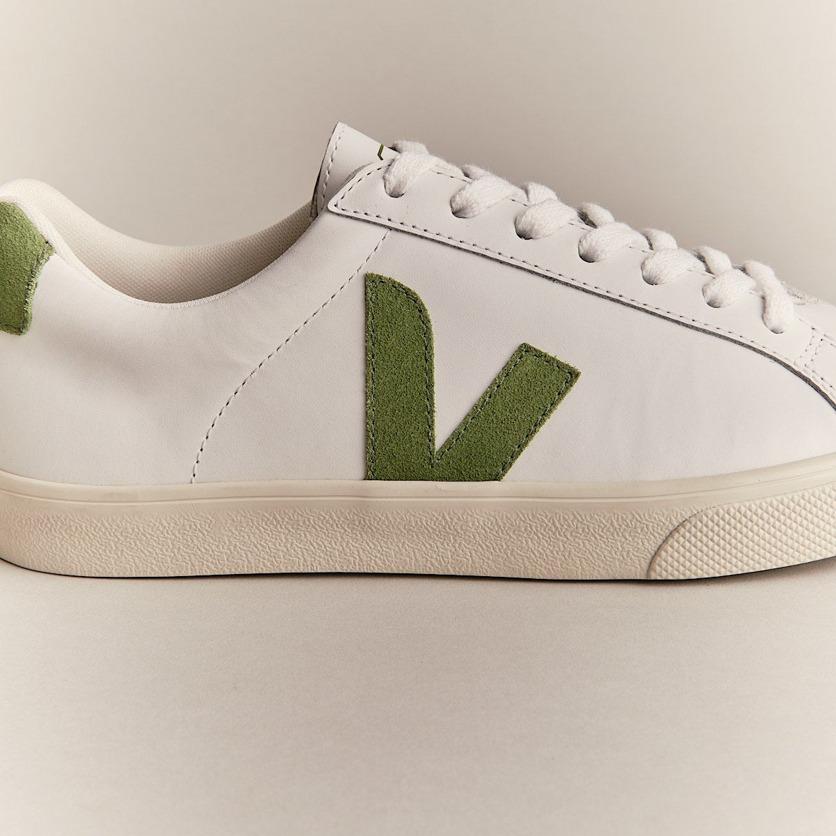 VEJA Esplar Leather White Kiwi - Image 3