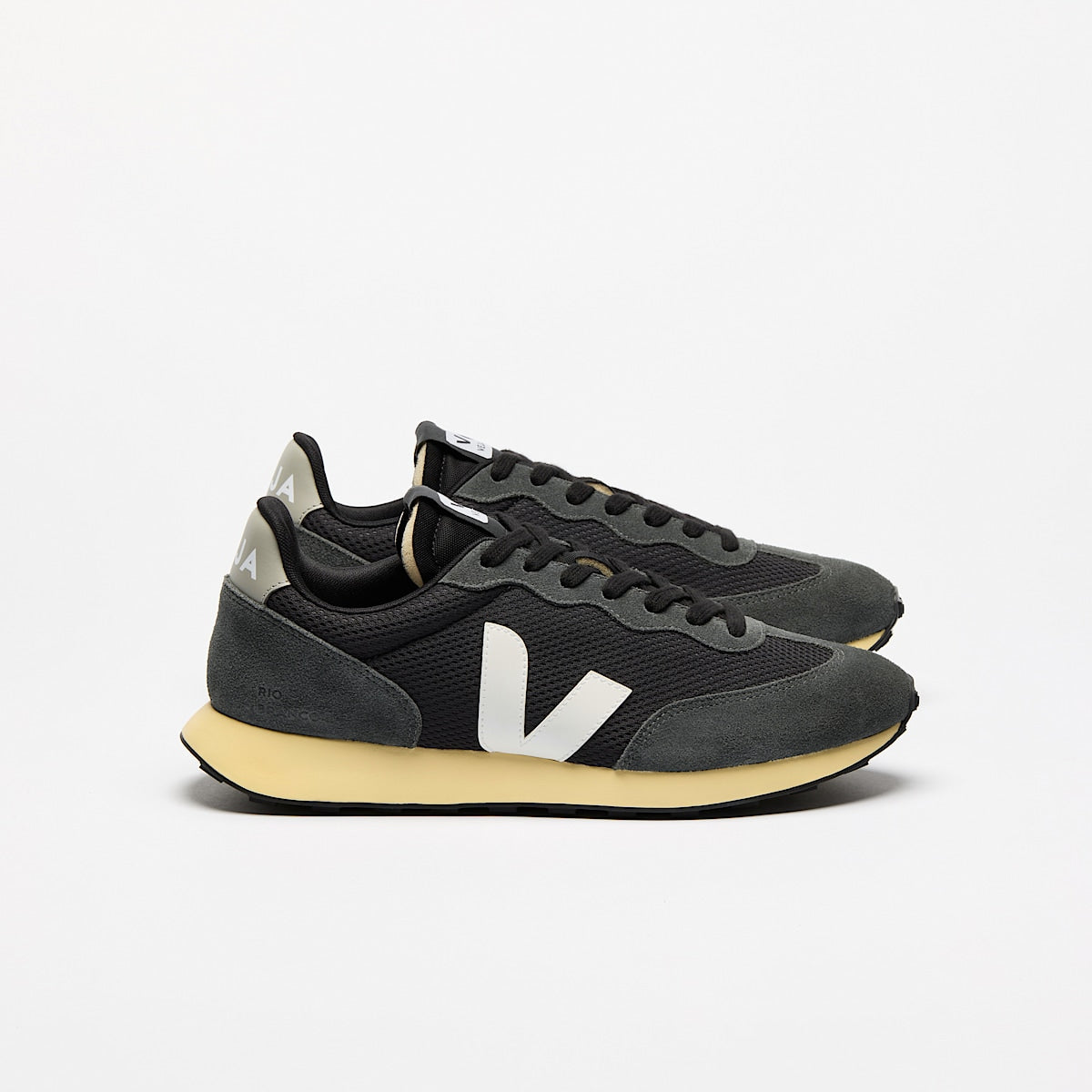 VEJA Rio Branco Ii Alveomesh Black White