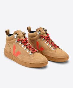 Alternative view of VEJA Roraima Suede Desert Orange Fluo Gum Sole