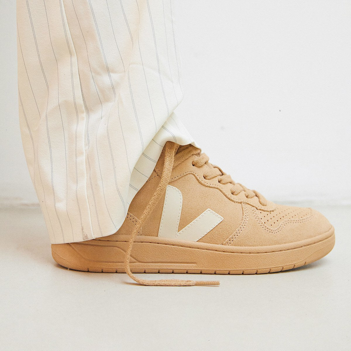 VEJA V-15 Suede Full Desert - Image 4