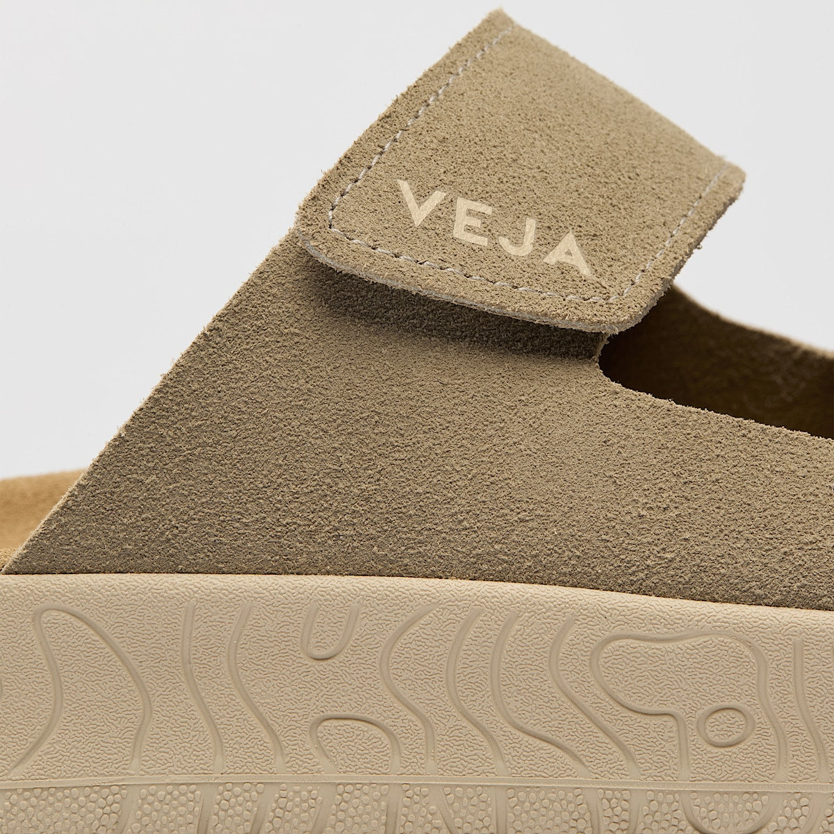 VEJA Etna Suede Taupe Almond - Image 3
