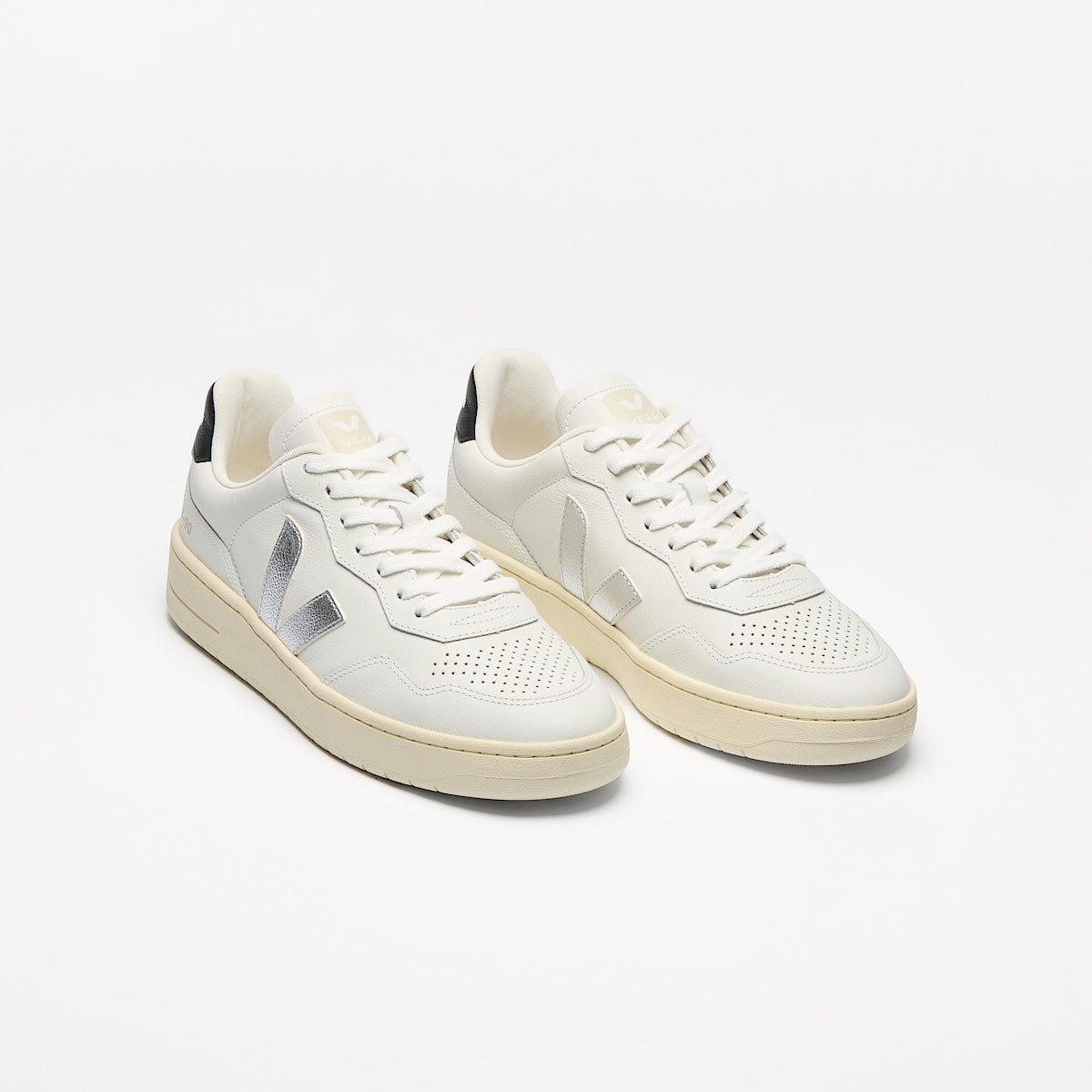 VEJA V-90 Leather White Silver Black - Image 2