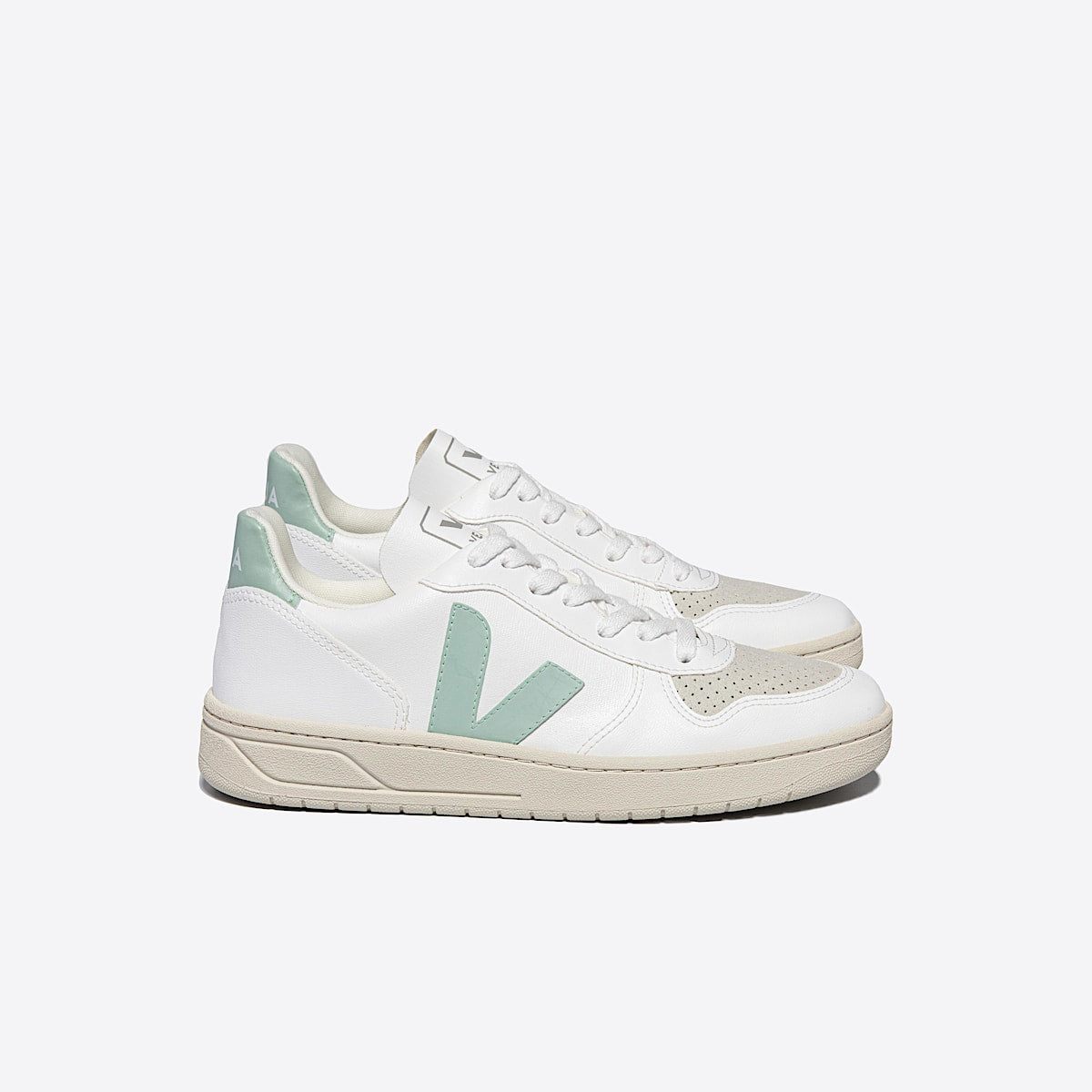 VEJA V-10 CWL White Matcha