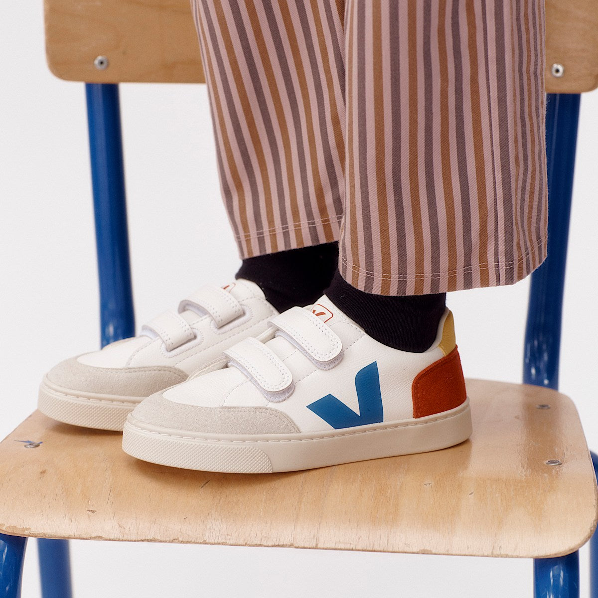 VEJA V-12 Leather White Multico Pepper - Image 4