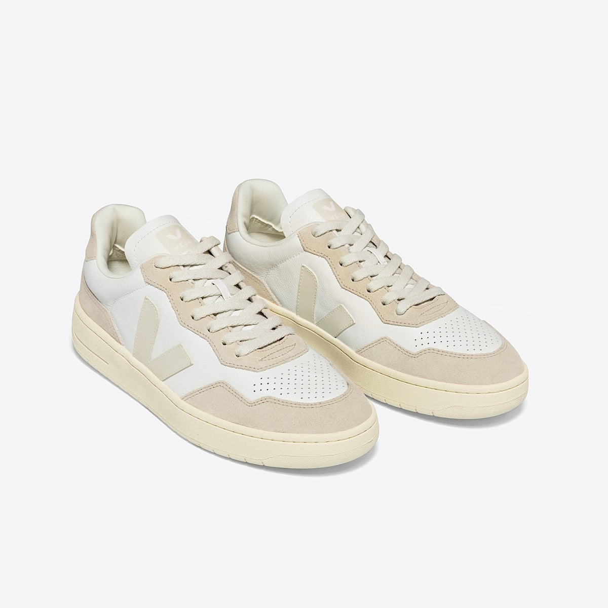 VEJA V-90 Leather White Pierre - Image 2