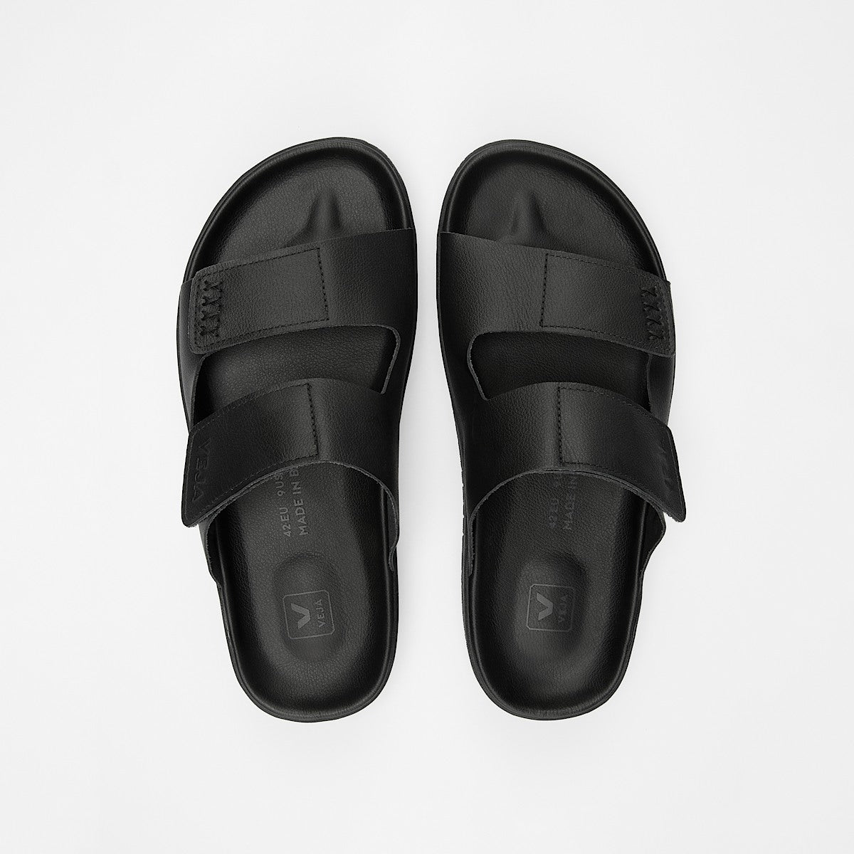 VEJA Etna Leather Full Black - Image 2