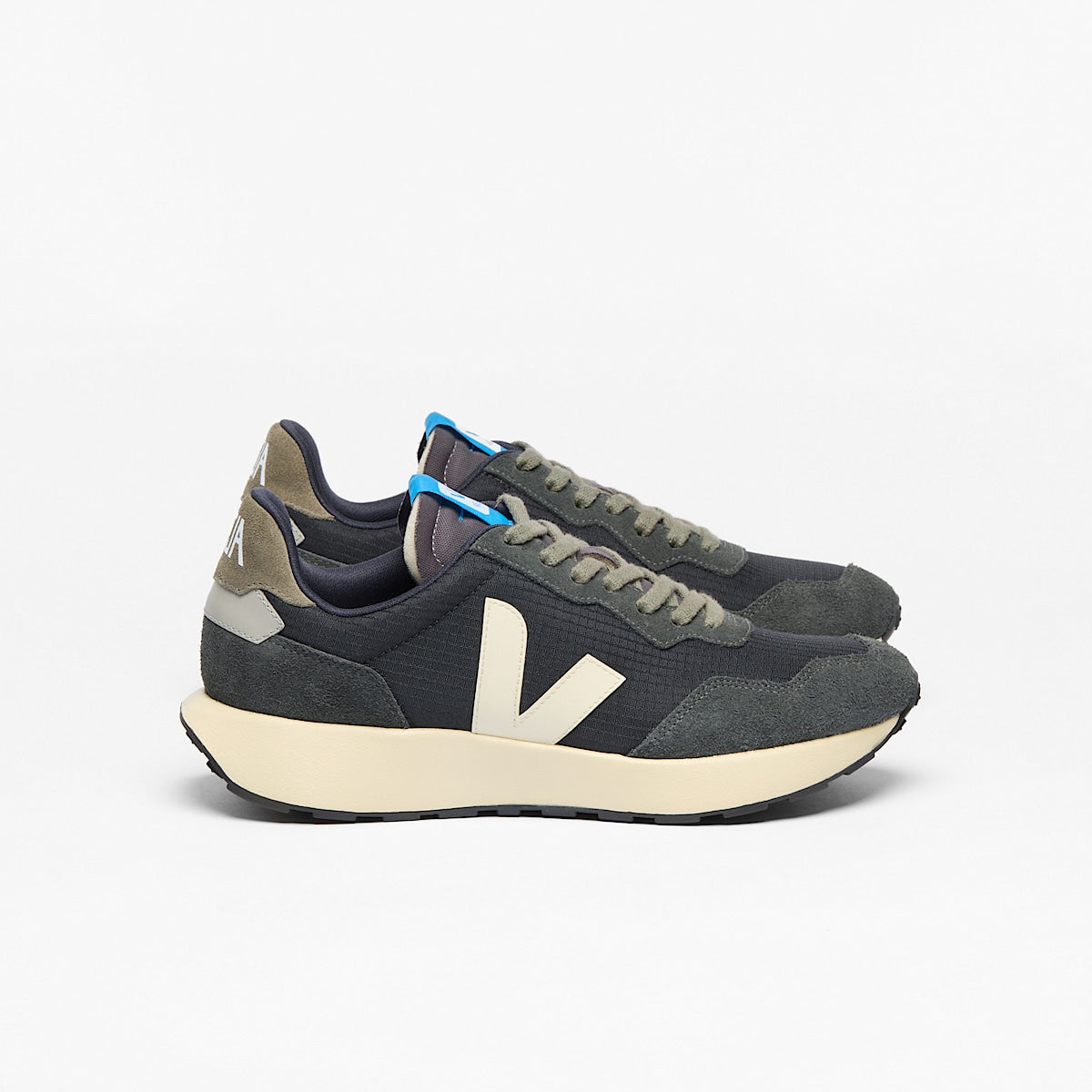 VEJA Paulistana Ripstop Black Pierre