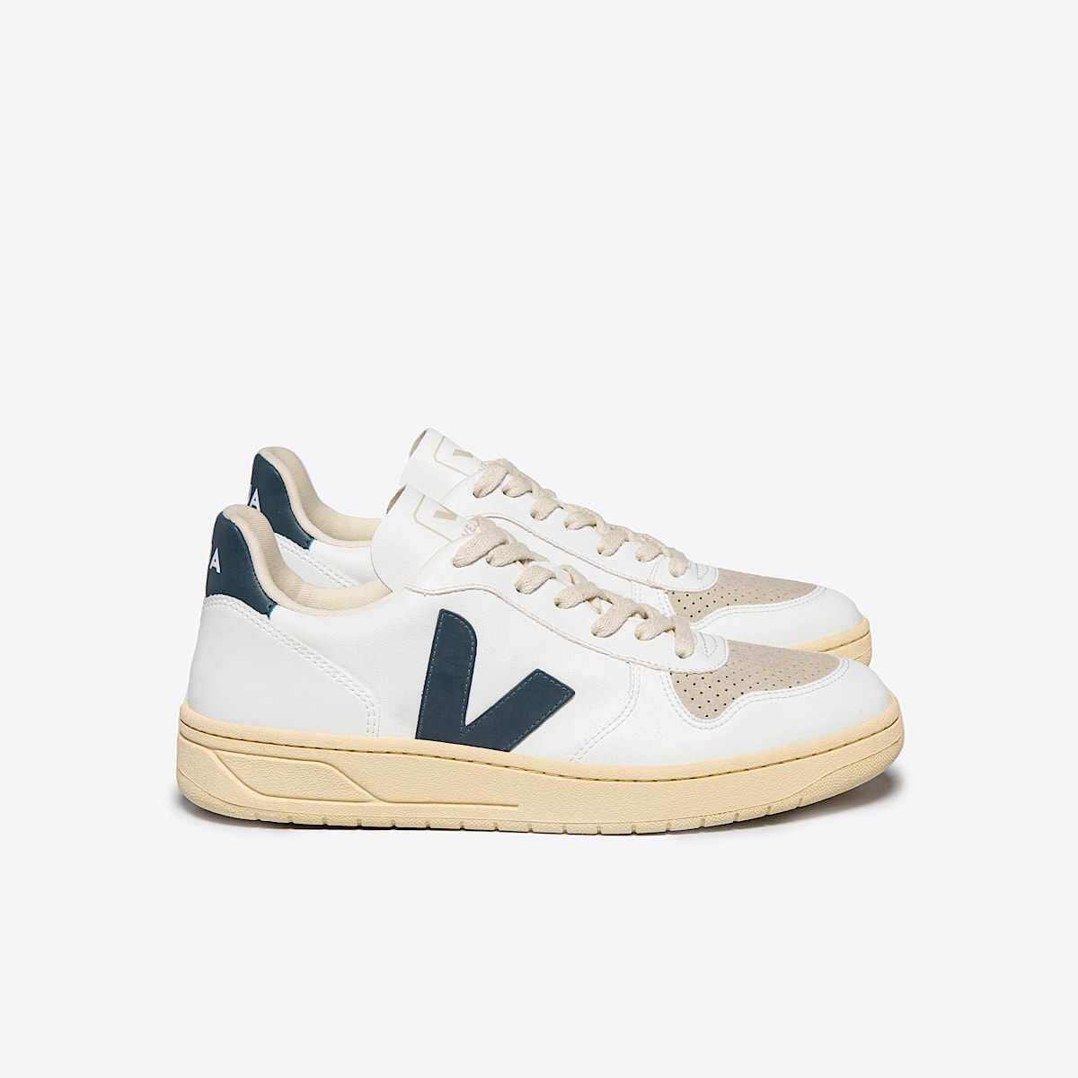 VEJA V-10 CWL White California