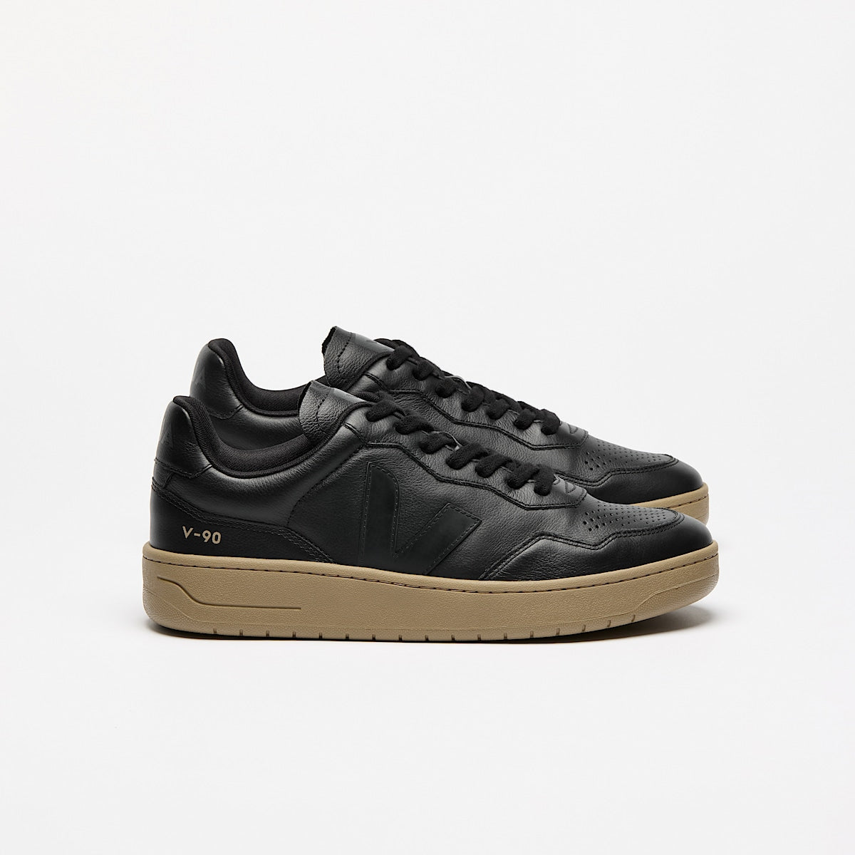 VEJA V-90 Leather Black Dune