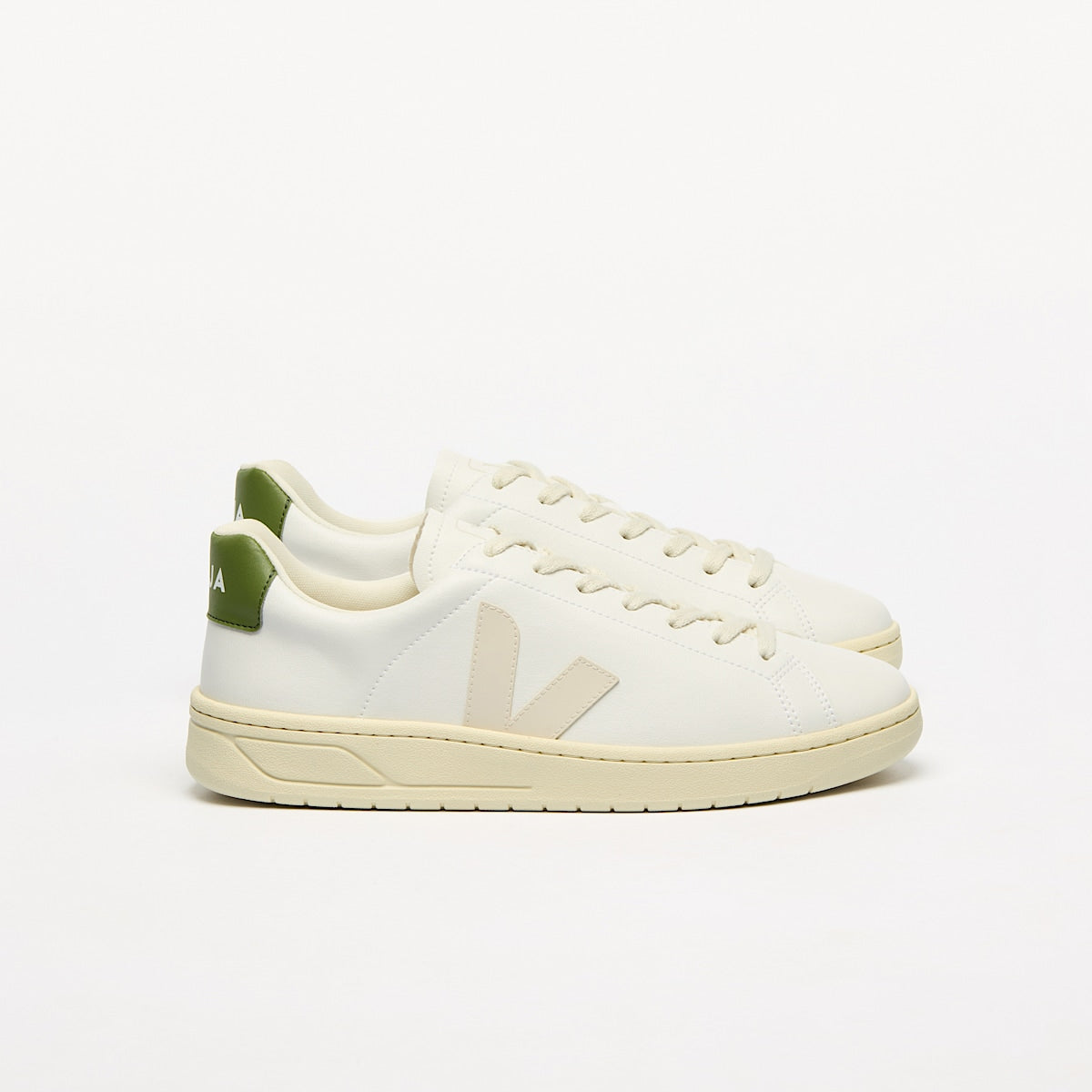 VEJA Urca CWL White Pierre Kiwi