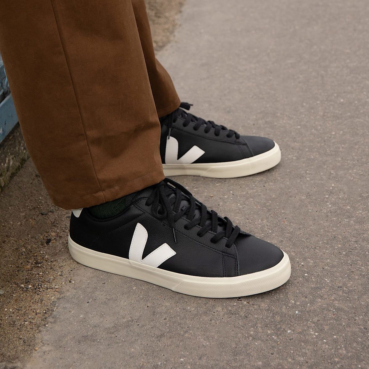 VEJA Campo Leather Black White - Image 4