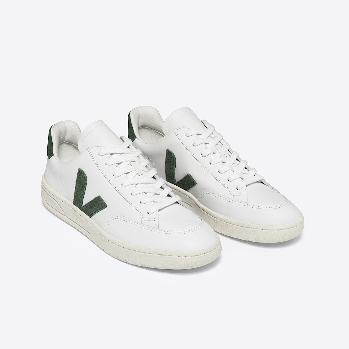 VEJA V-12 Leather White Cyprus - Image 2