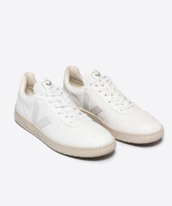 Alternative view of VEJA V-10 CWL Full White