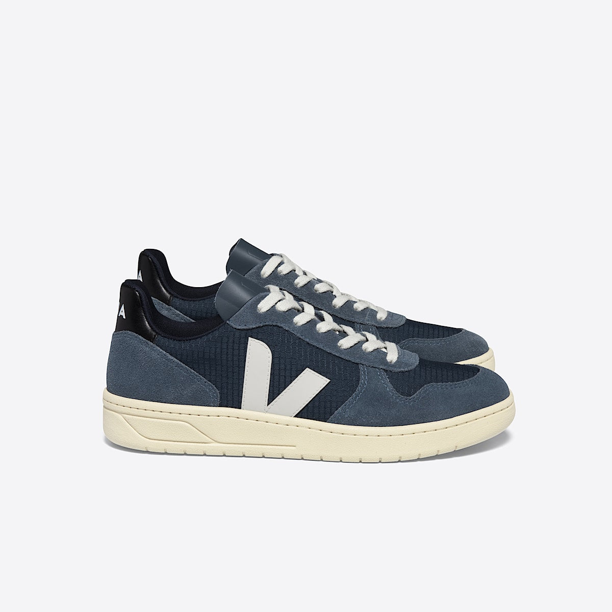 VEJA V-10 Ripstop Nautico Pierre