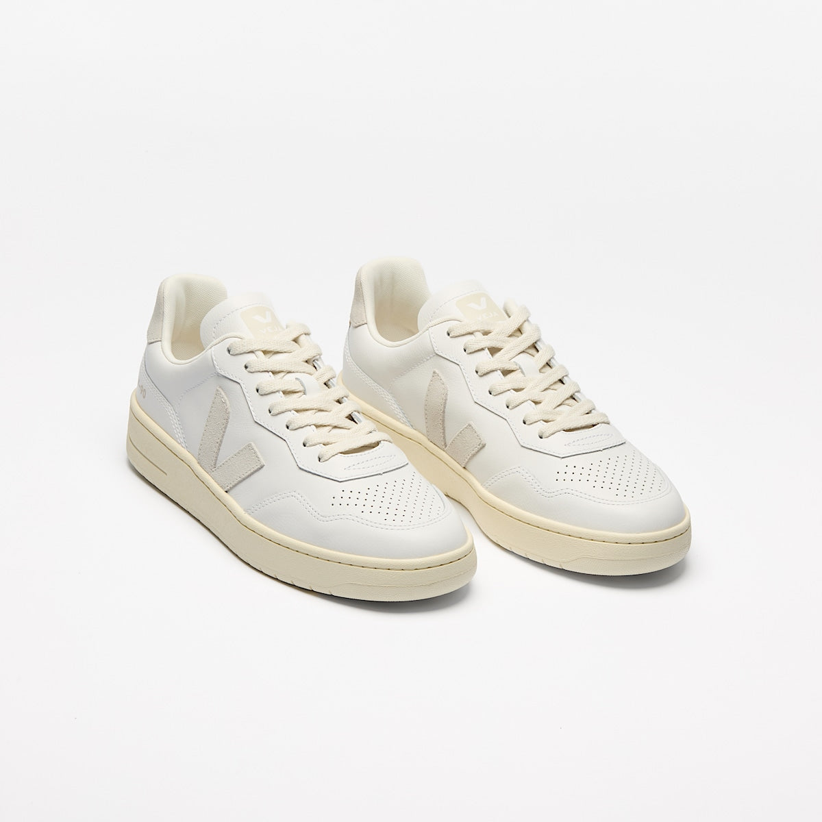 VEJA V-90 Leather White Natural - Image 3