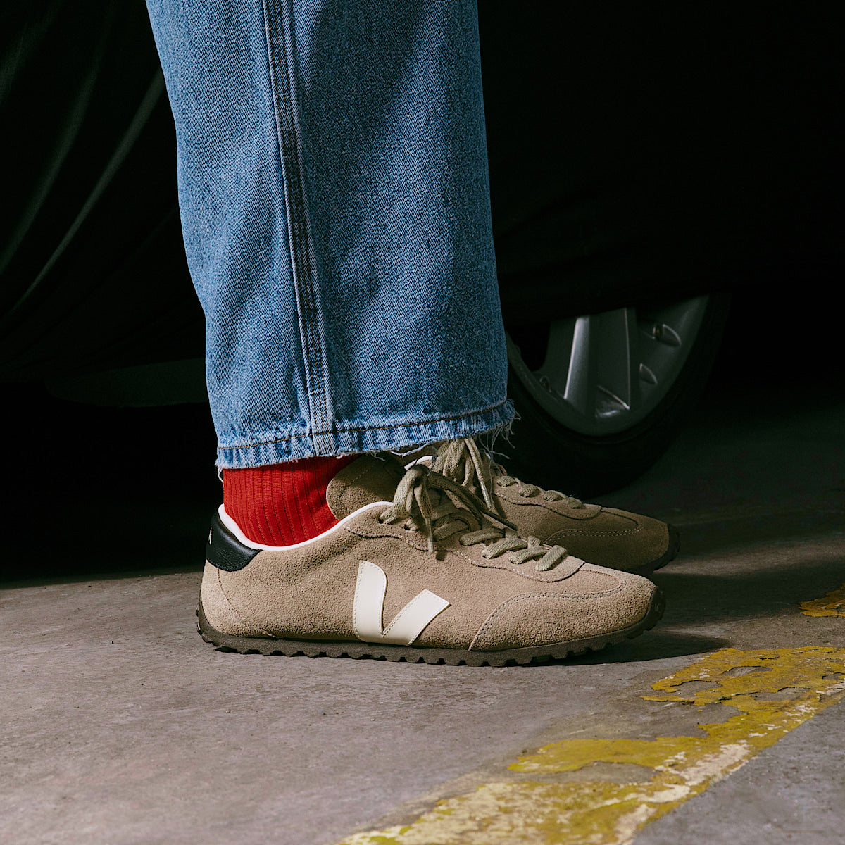 VEJA Gt Suede Taupe Pierre - Image 4