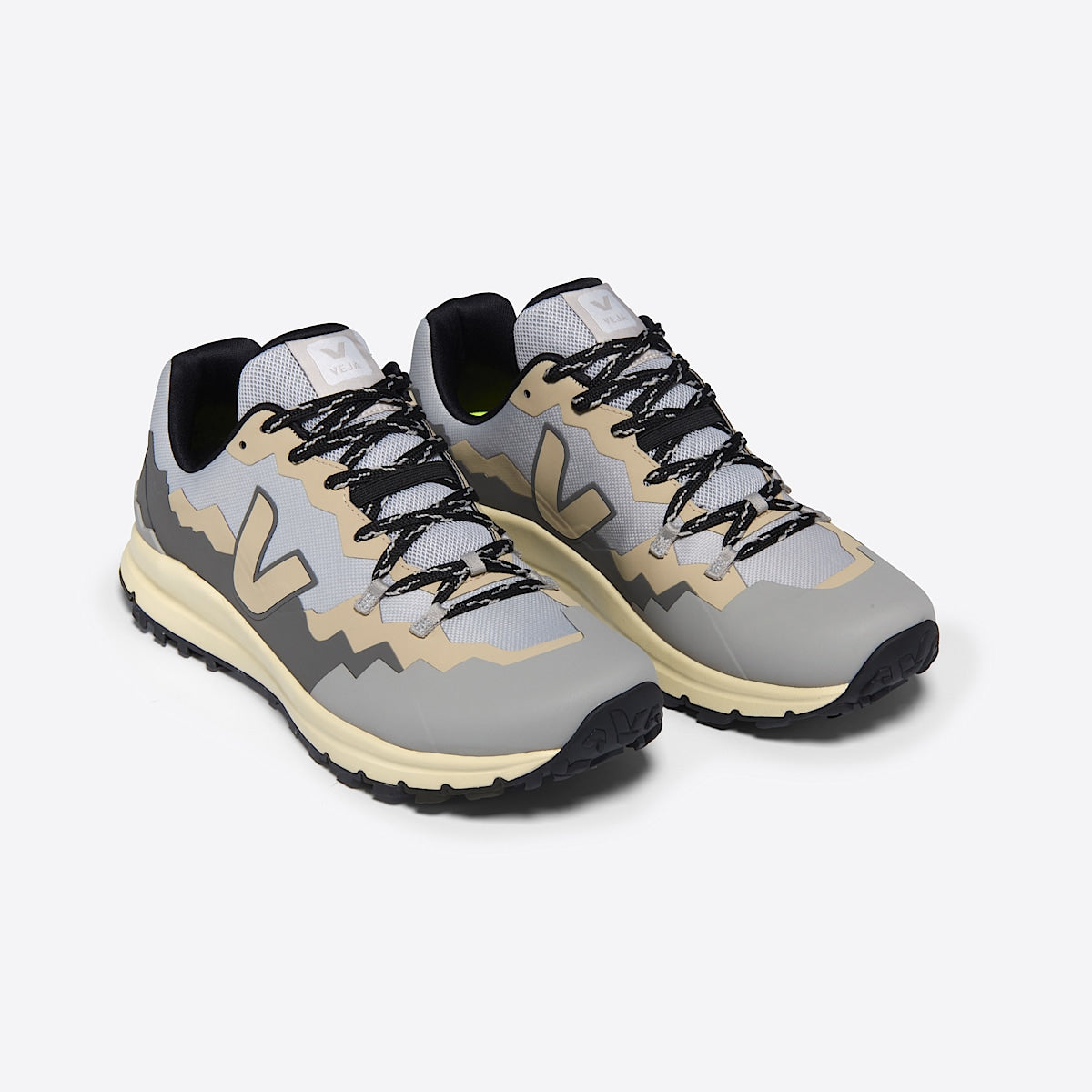 VEJA Fitz Roy Trek-Shell Shark Almond - Image 2
