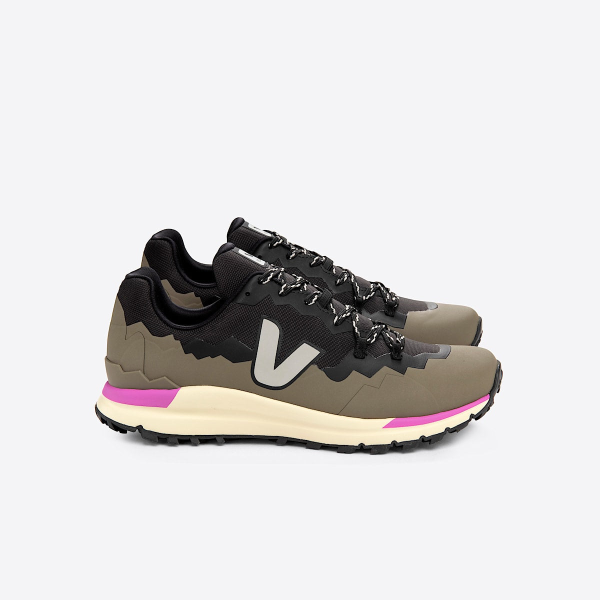 VEJA Fitz Roy Trek-Shell Black Oxford Grey Kaki