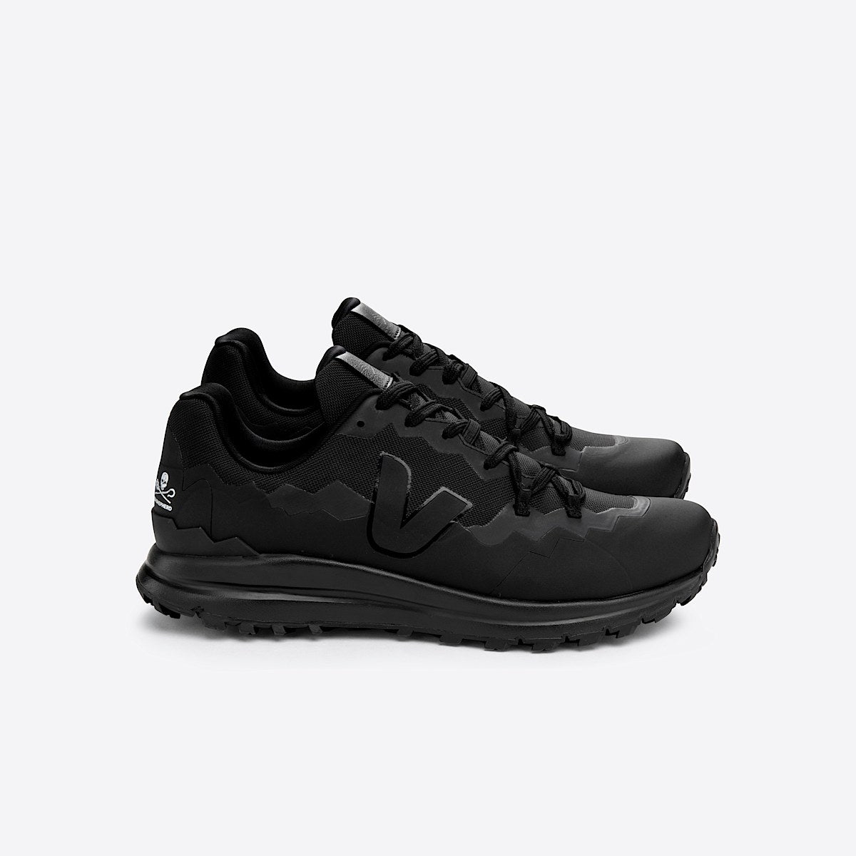 VEJA Fitz Roy Trek-Shell x Sea Shepherd Full Black