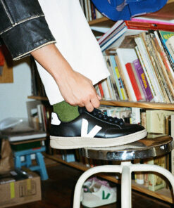 Alternative view of VEJA V-12 Leather Black Dune
