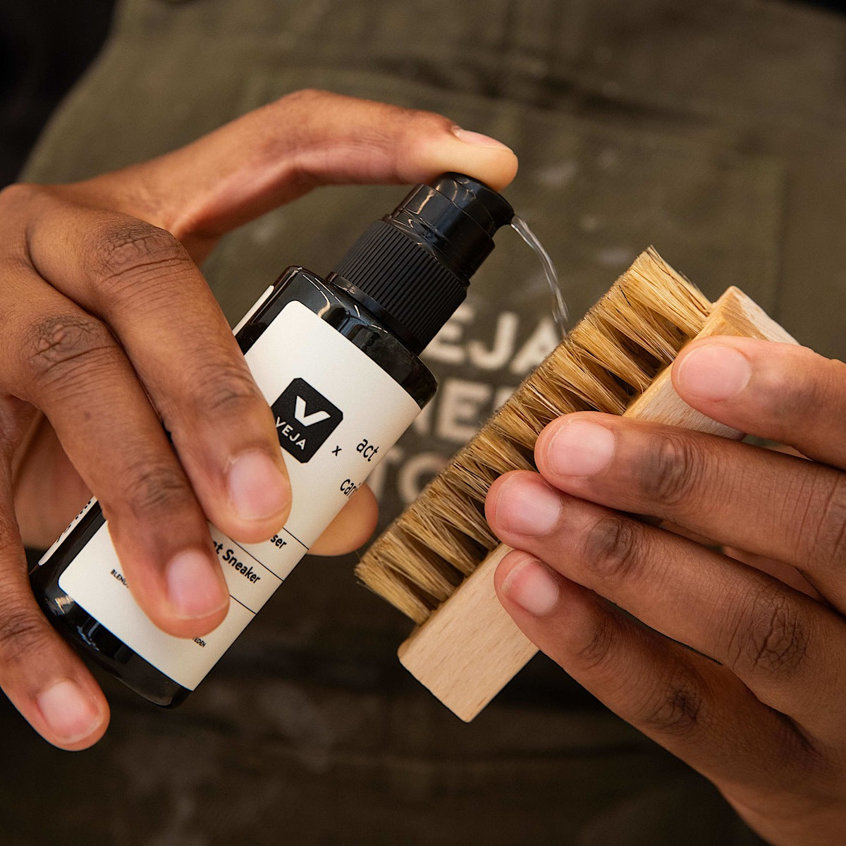 VEJA Sneaker Care Kit x Act of Caring - Image 2