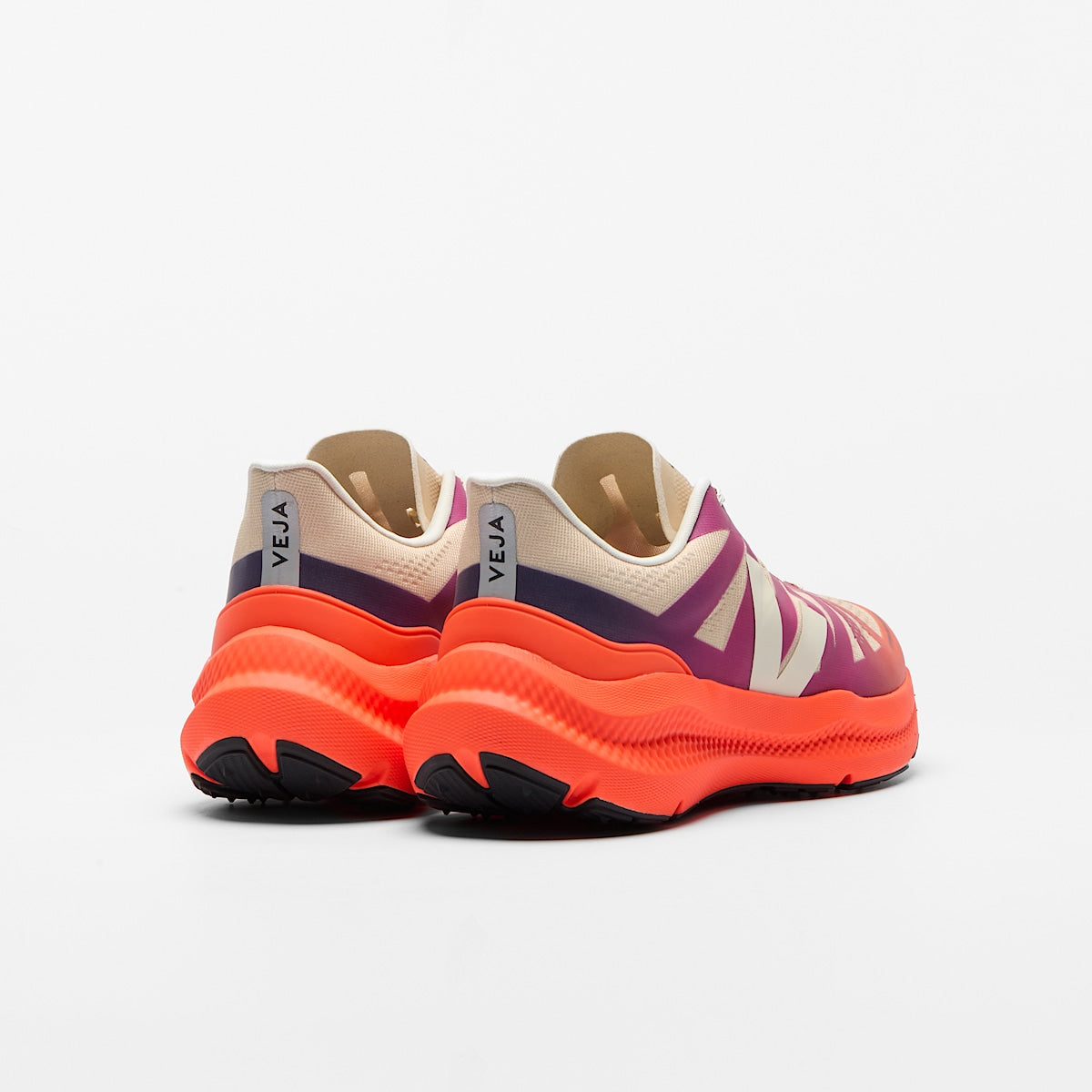 VEJA Condor 3 Advanced Engineered-Mesh Gradient Orange Fluo - Image 4
