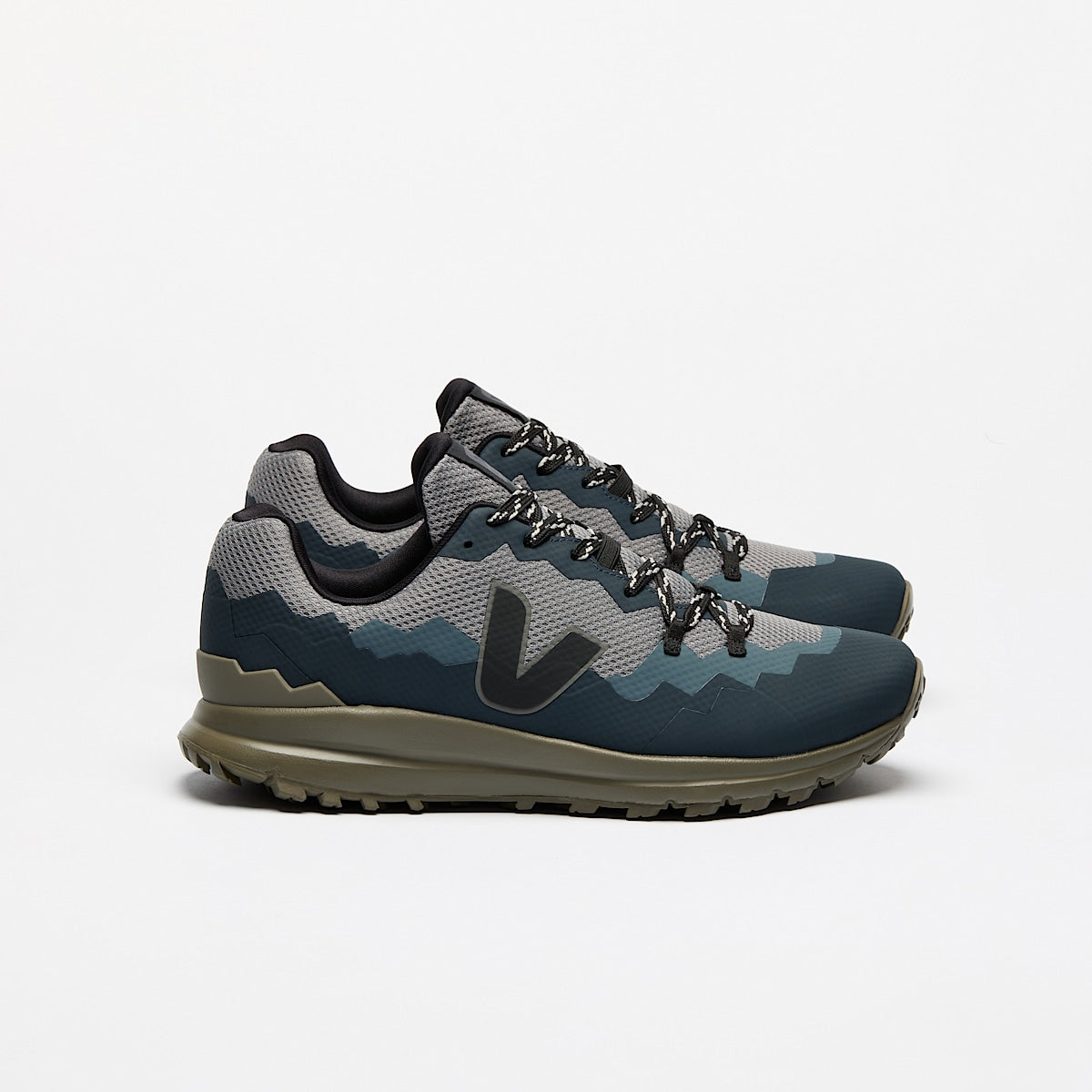 VEJA Fitz Roy Alveomesh Ardoise Black California
