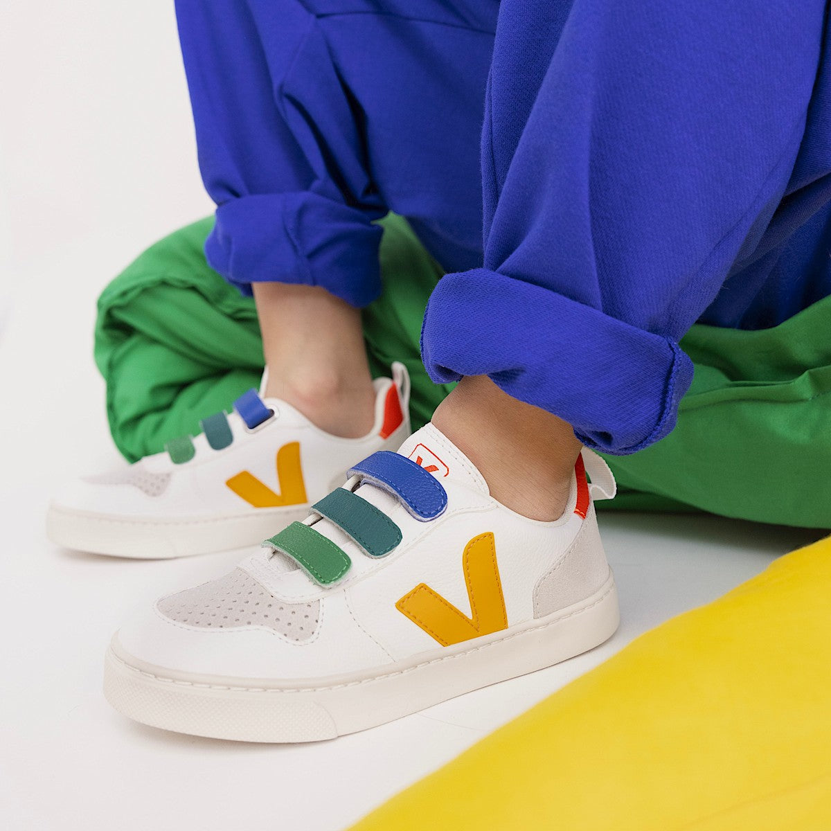 VEJA V-10 Leather Multico White Ouro - Image 2
