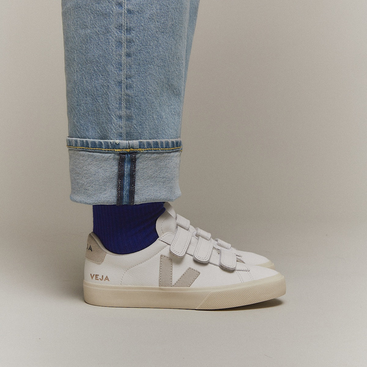 VEJA Recife Leather White Natural - Image 4