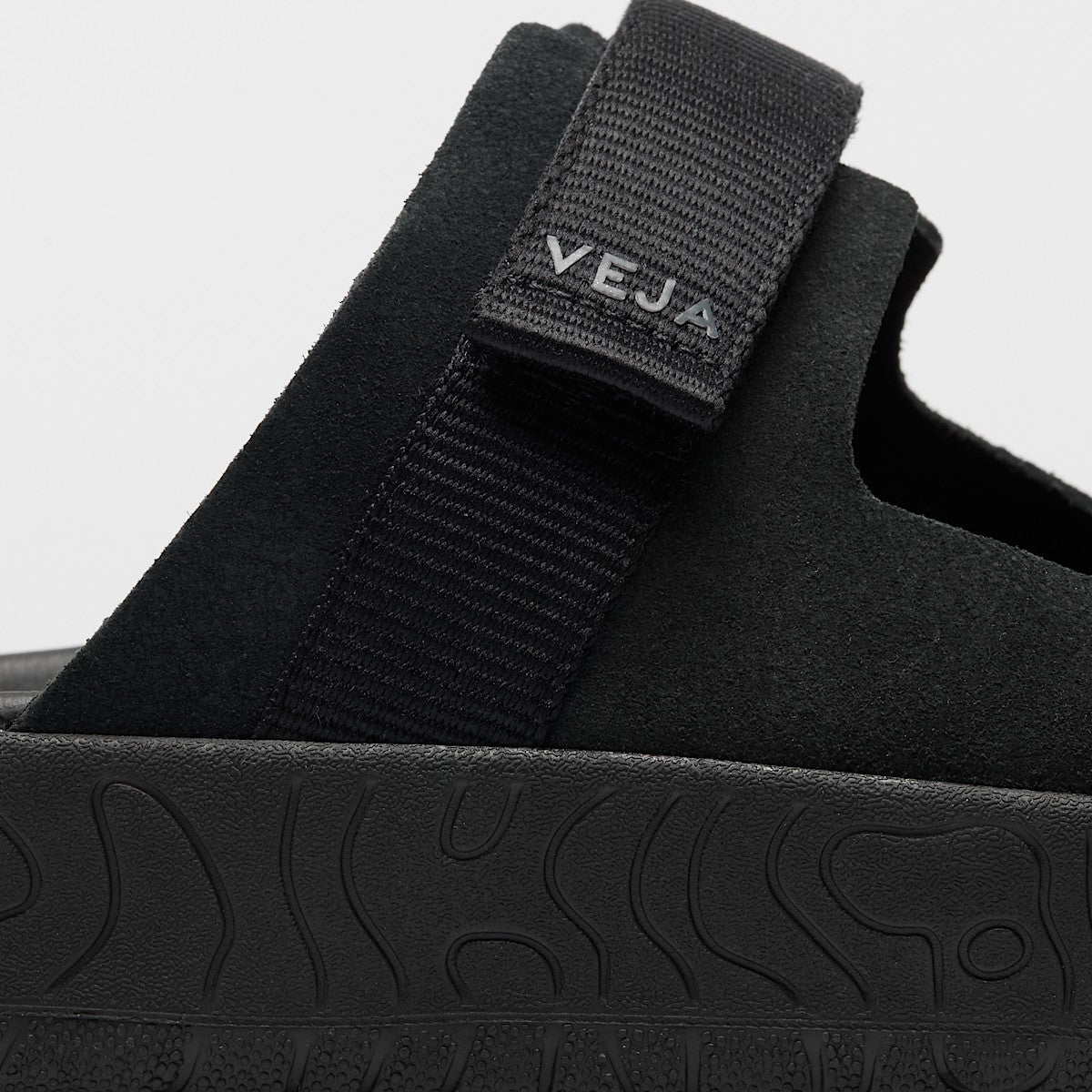 VEJA Arpoador Suede Full Black - Image 4