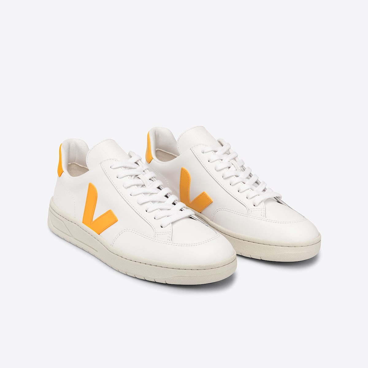 VEJA V-12 Leather White Ouro - Image 2