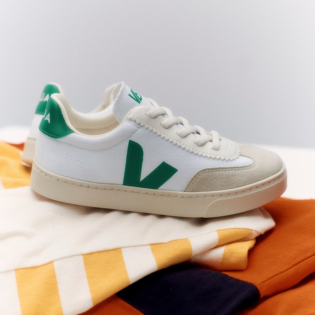 VEJA Volley Elastic Laces Canvas White Emeraude - Image 4