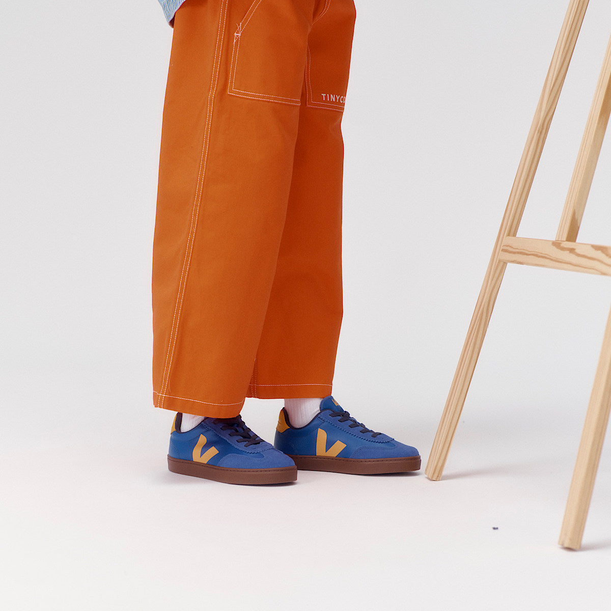 VEJA Volley Elastic Laces Leather Atlantic Ouro Bark - Image 4