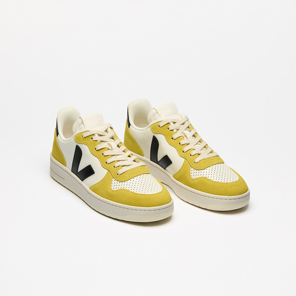 VEJA V-10 Leather Pure Black Liquor - Image 2