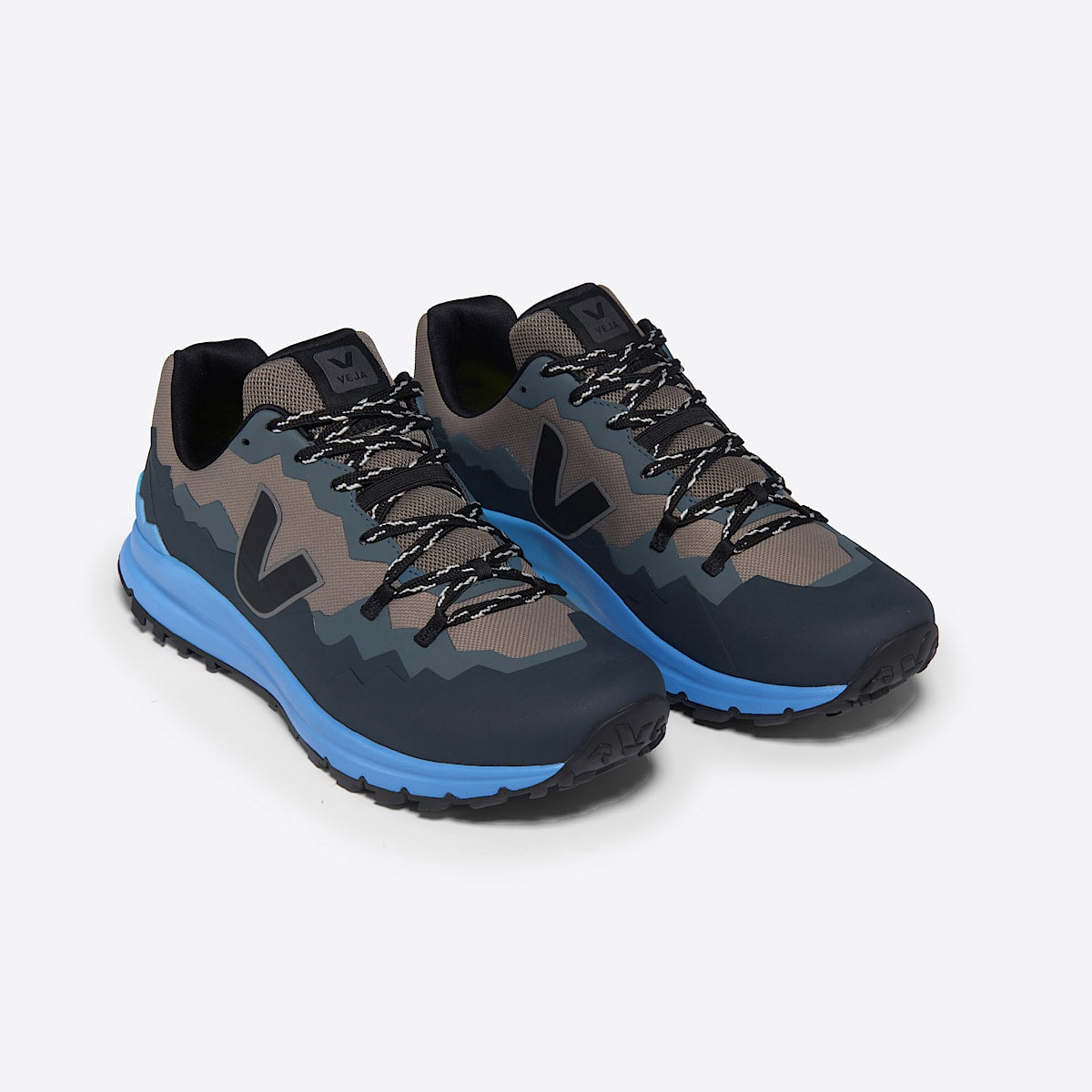 VEJA Fitz Roy Trek-Shell Basalte Black Celeste - Image 2