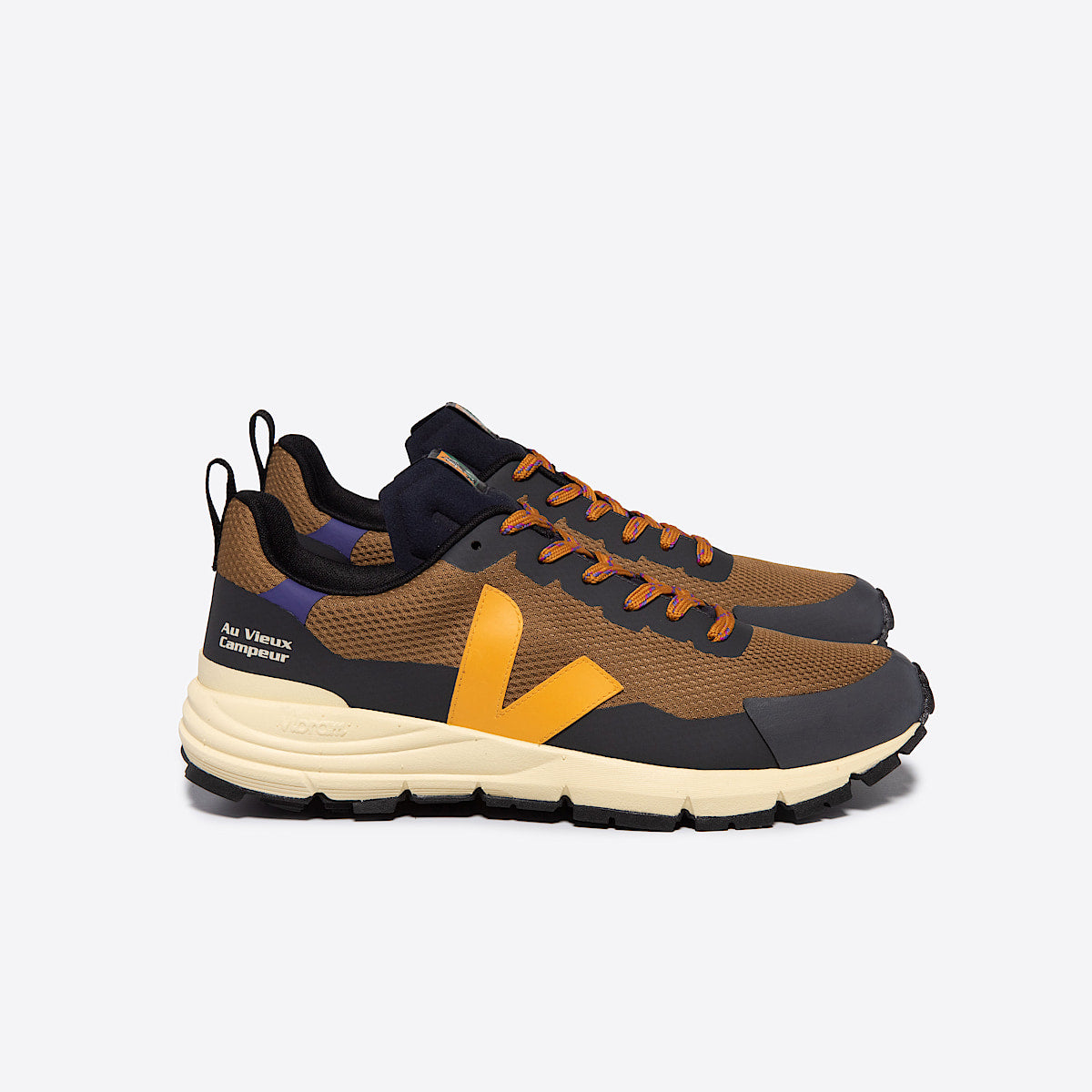 VEJA Dekkan Alveomesh x Au Vieux Campeur Tent Ouro
