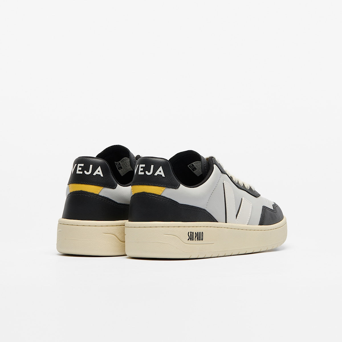 VEJA V-90 Leather São Paulo Light Grey White - Image 2