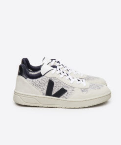 VEJA V-10 Flannel Snow Black