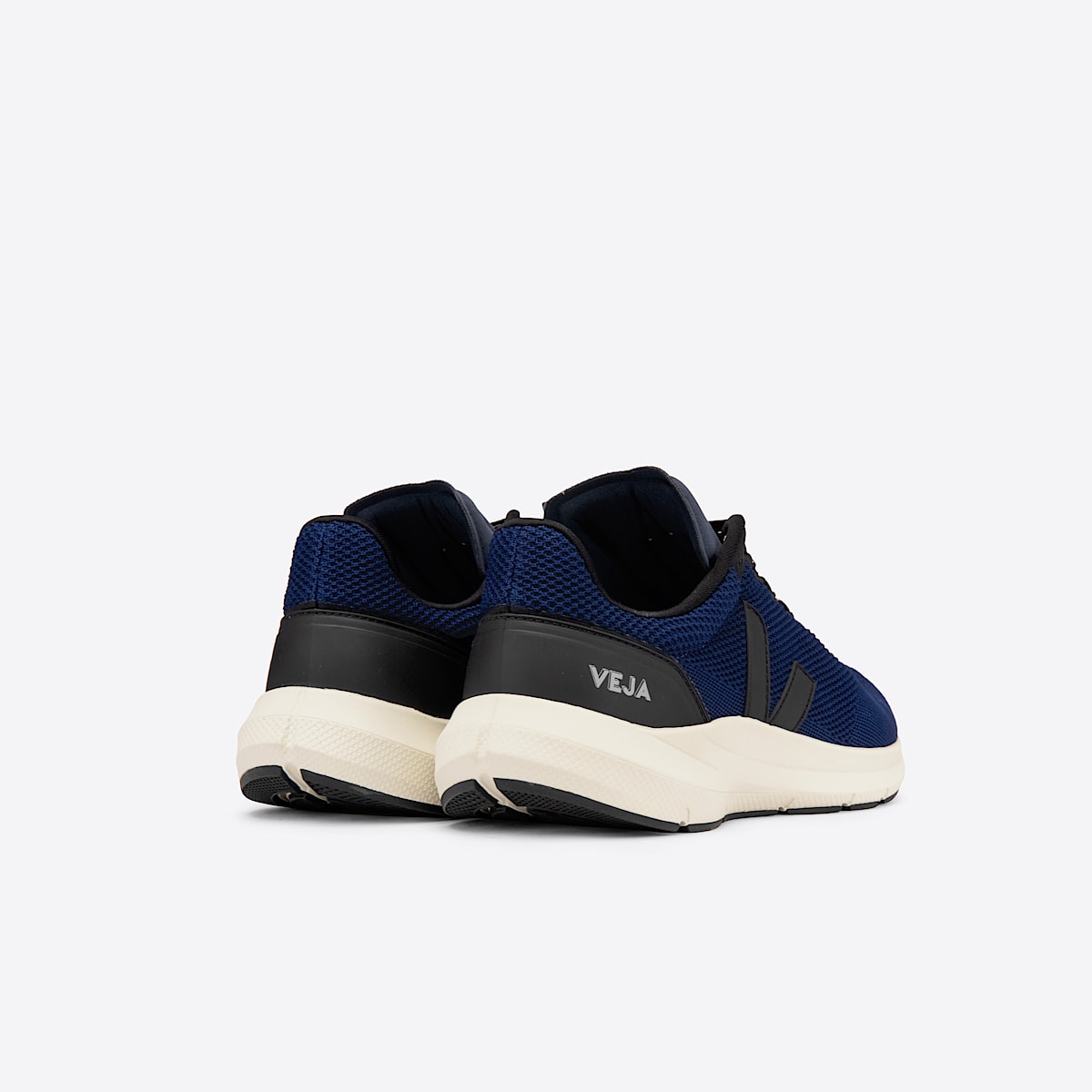 VEJA Marlin V-KNIT Nil Black - Image 3