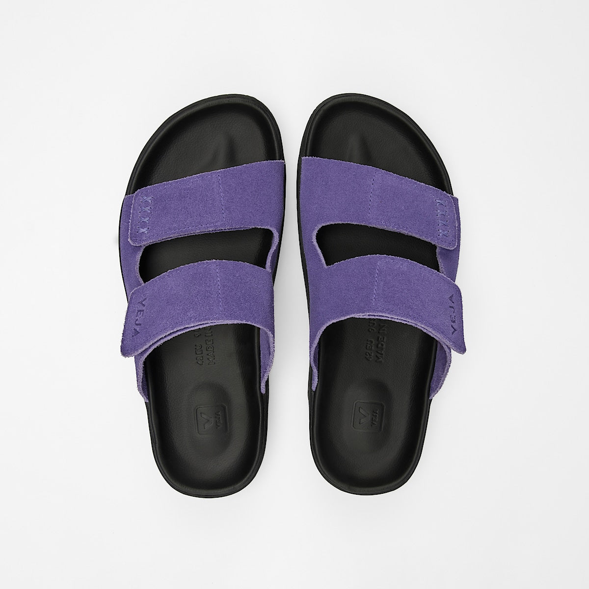 VEJA Etna Suede Acai Black - Image 2