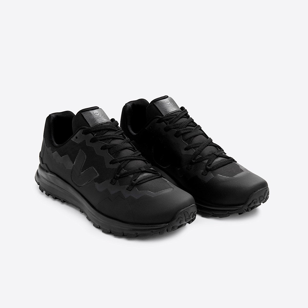 VEJA Fitz Roy Trek-Shell x Sea Shepherd Full Black - Image 2