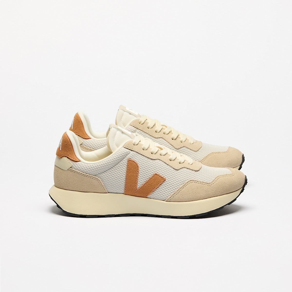 VEJA Paulistana Alveomesh Natural Umber